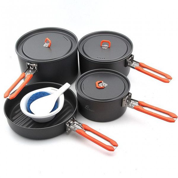 FM Feast 5 Orange tableware set for 4-5 people.