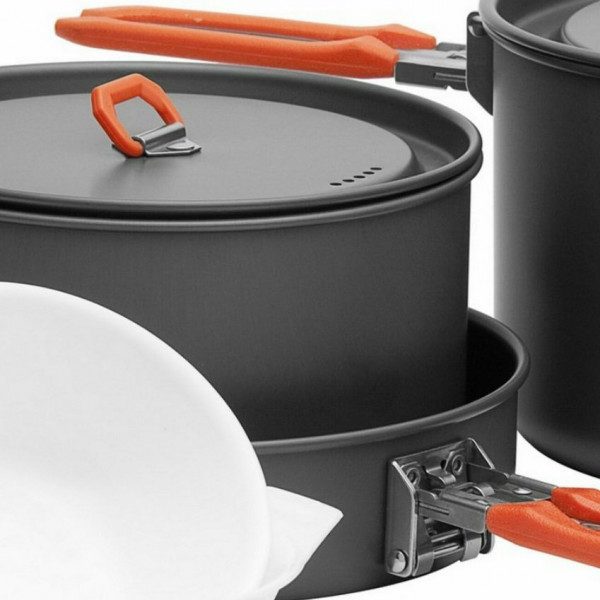 FM Feast 4 Orange tableware set for 4-5 people.
