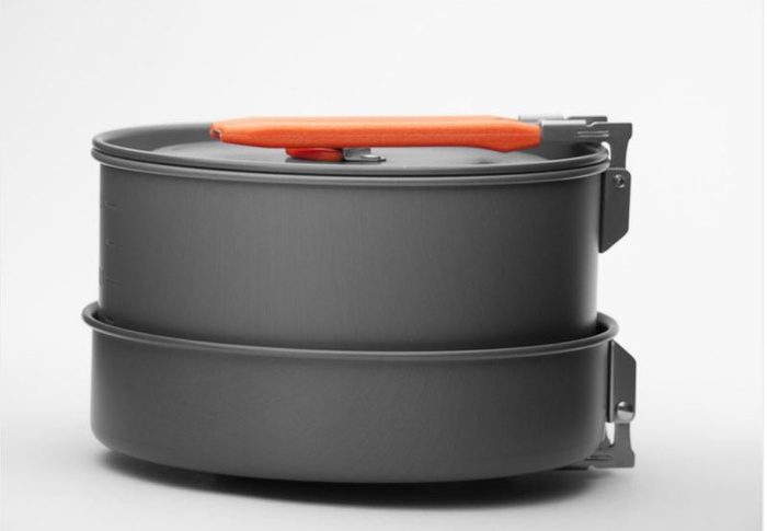 FM Feast 3 Orange tableware set for 2-3 people.