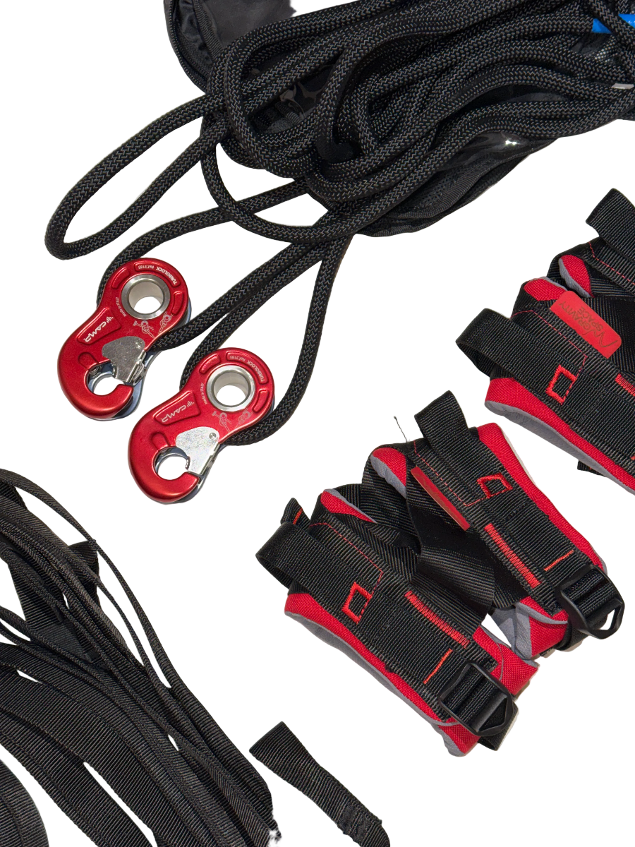 Two pulley blocks and rope included in GS Travel Set Pro